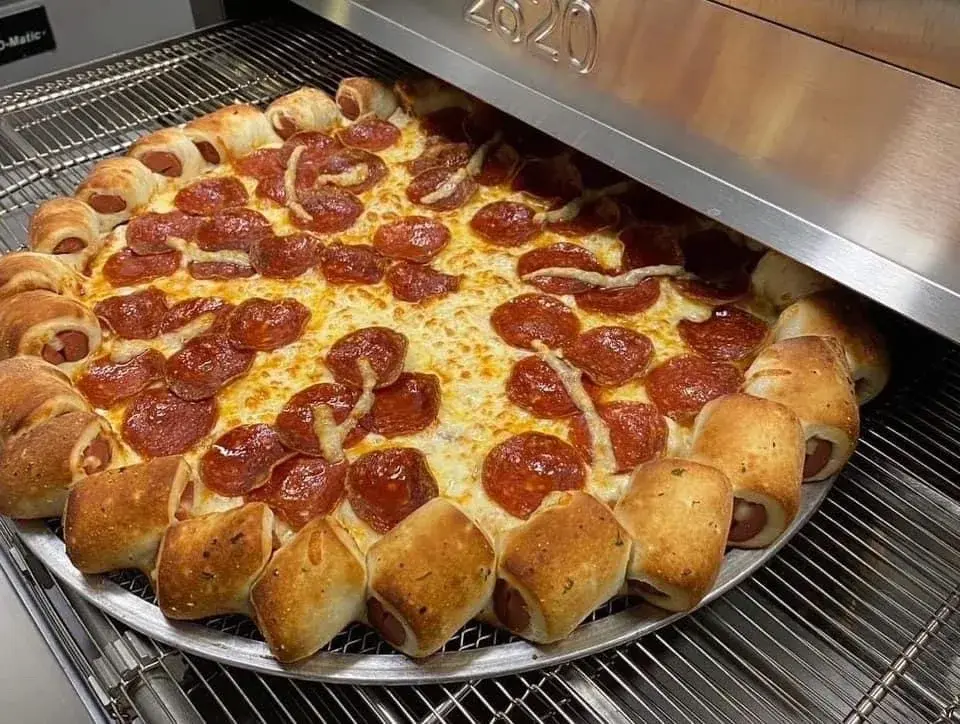 Veggie supreme pizza at Yeg Pizza On Wheels in SW Edmonton, AB